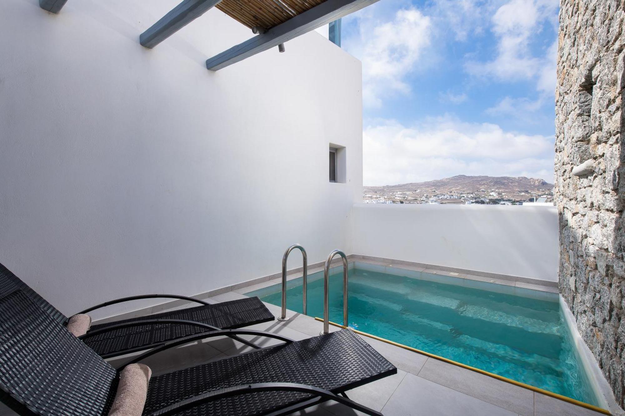 Hosting Moments Private Pool Holiday Home อโนเมรา ภายนอก รูปภาพ
